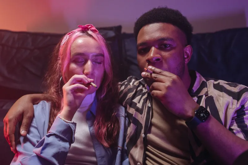 Pass It Differently: How Vaporizers Are Quietly Rewriting the Rules of Social Cannabis